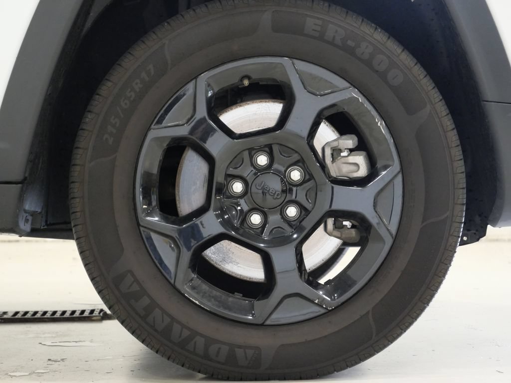 Used 2024 Jeep Compass Trailhawk AWD/4WD image 9