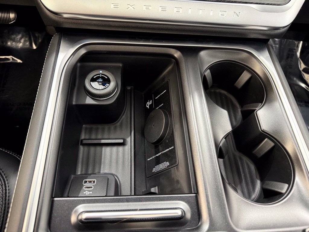 New 2027 Ford Expedition Platinum w/ Stealth Appearance Package AWD/4WD image 46