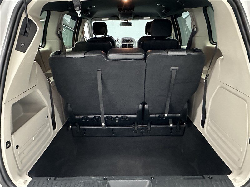 Used 2017 Dodge Grand Caravan SXT FWD image 5