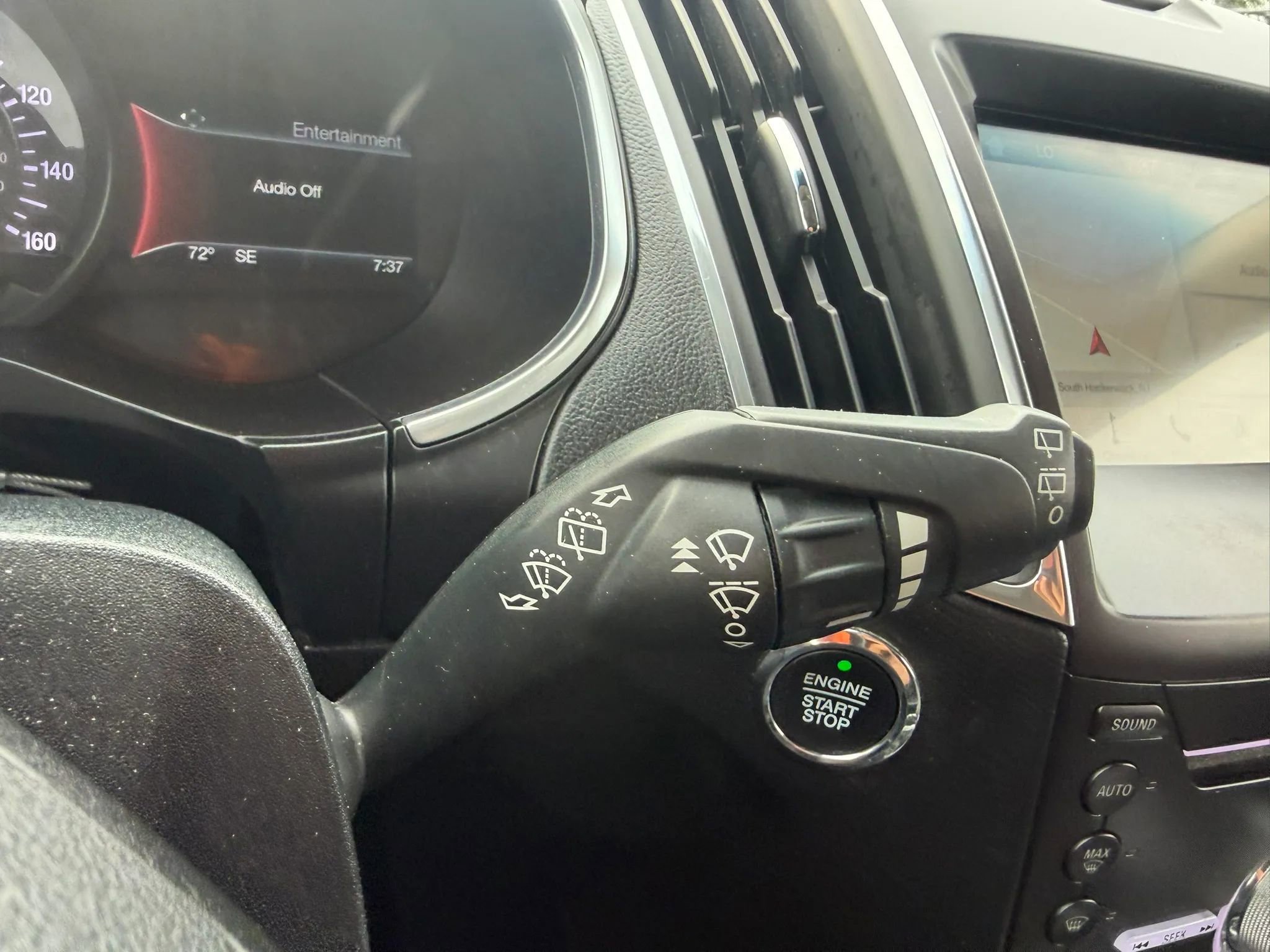 Used 2018 Ford Edge Titanium w/ Equipment Group 301A AWD/4WD image 17