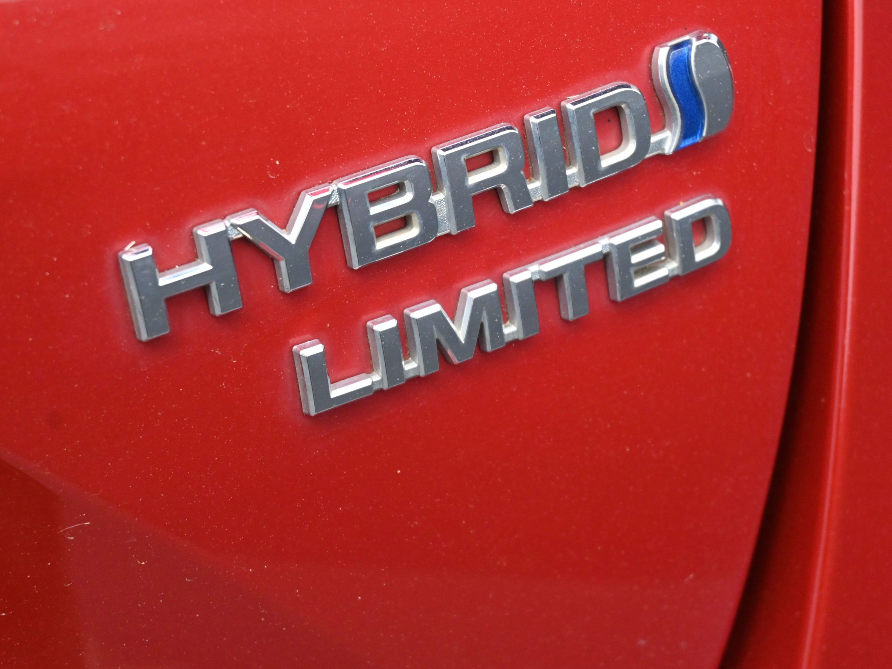 Used 2019 Toyota Prius Limited FWD image 35