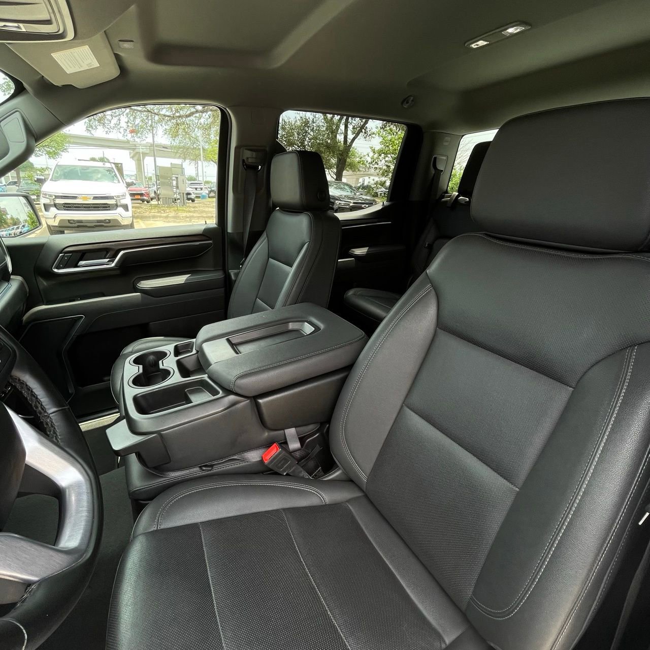 Used 2025 GMC Sierra 1500 SLT RWD image 22