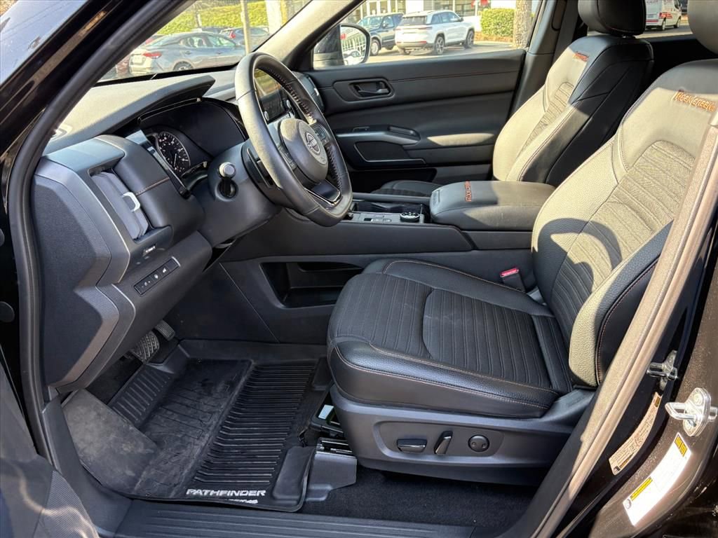 Used 2025 Nissan Pathfinder Rock Creek image 16