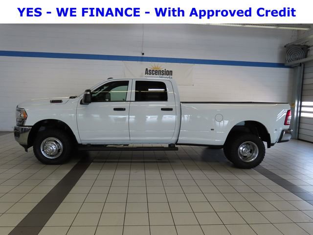 Used 2024 RAM 3500 Tradesman w/ Chrome Appearance Group image 3