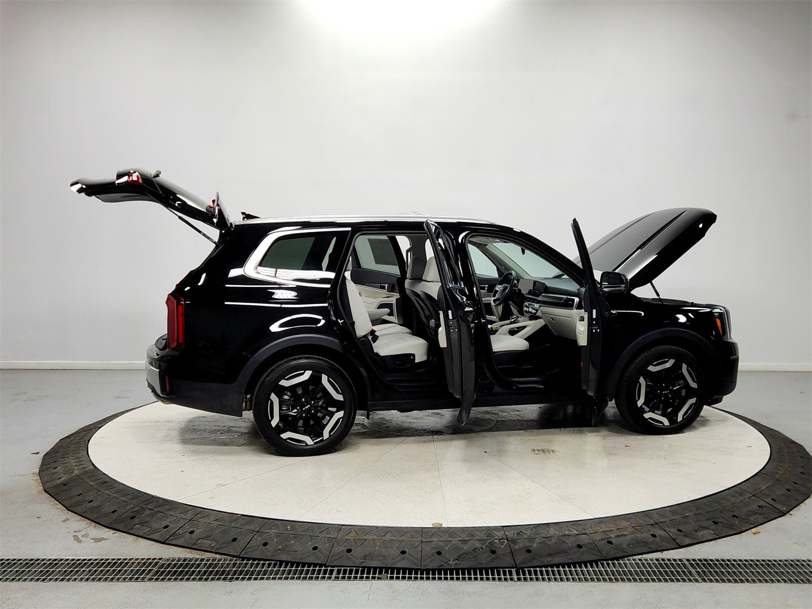 Used 2024 Kia Telluride S w/ S Sunroof Package image 16