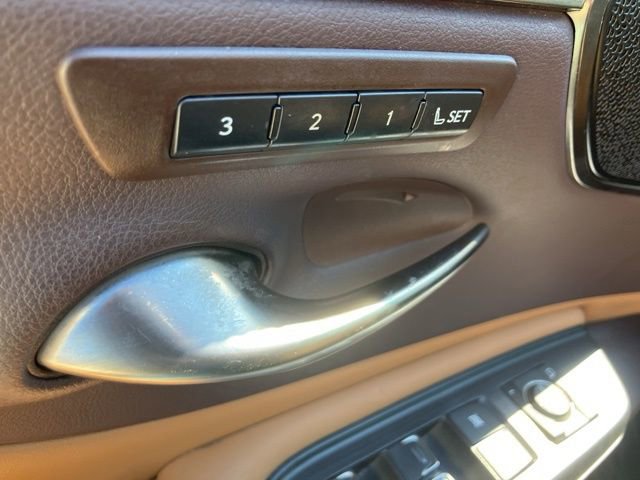 Used 2021 Lexus ES 300h w/ Premium Package image 10