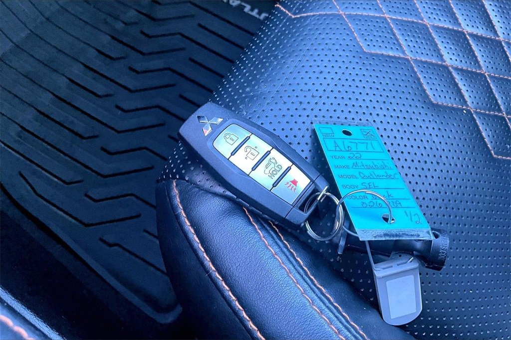 Used 2022 Mitsubishi Outlander SEL image 11