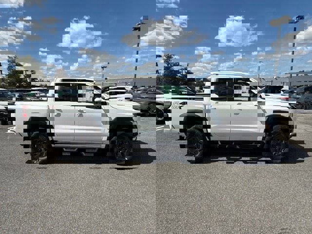 New 2026 Nissan Frontier PRO-4X w/ Pro-4x Convenience Package image 4