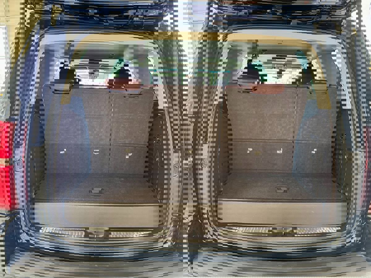 Used 2018 Chevrolet Tahoe Premier image 50