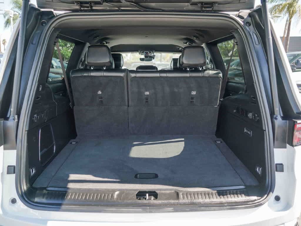 Certified 2024 Jeep Wagoneer L Series II w/ Flexible Seating Group AWD/4WD image 24