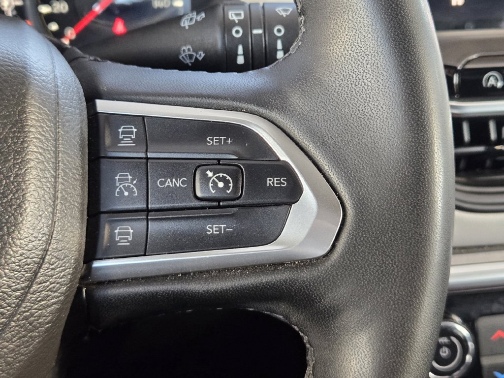 Used 2025 Jeep Compass Limited AWD/4WD image 27
