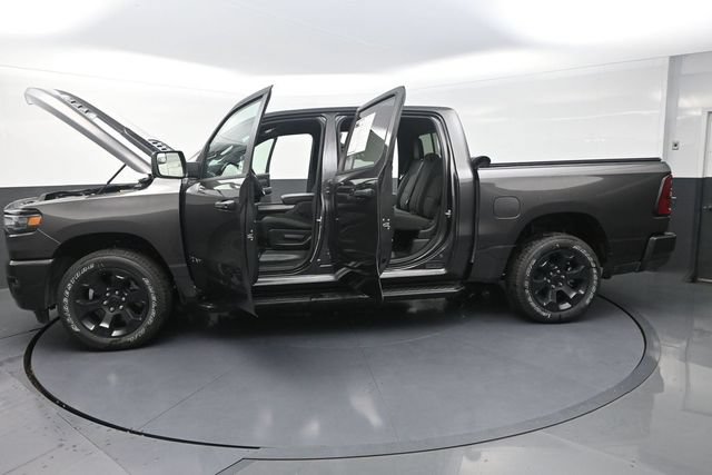 Used 2026 RAM 1500 Express AWD/4WD image 33
