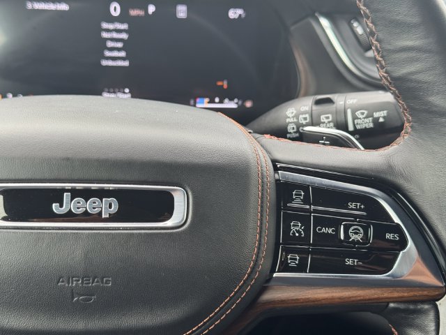 Used 2025 Jeep Grand Cherokee Summit AWD/4WD image 26