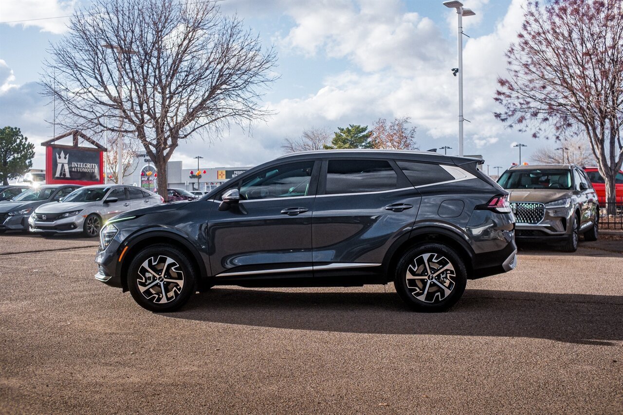 Used 2024 Kia Sportage EX image 4