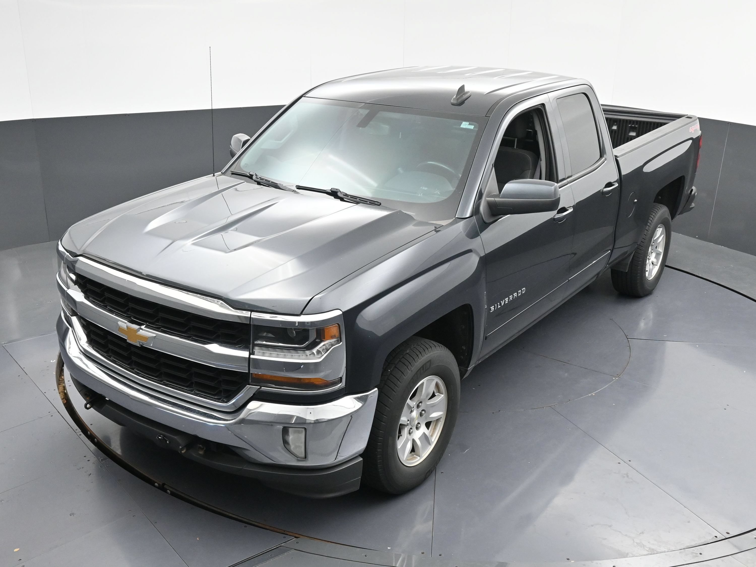 Used 2017 Chevrolet Silverado 1500 LT w/ All Star Edition AWD/4WD image 34