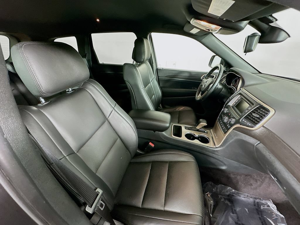 Used 2016 Jeep Grand Cherokee Laredo w/ Quick Order Package 23E AWD/4WD image 32