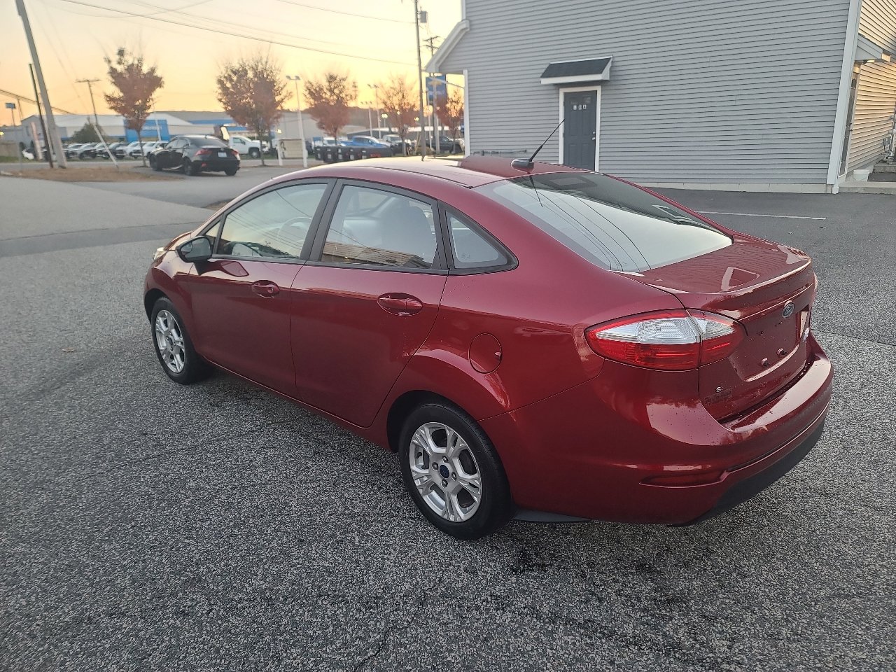 Used 2015 Ford Fiesta SE image 5