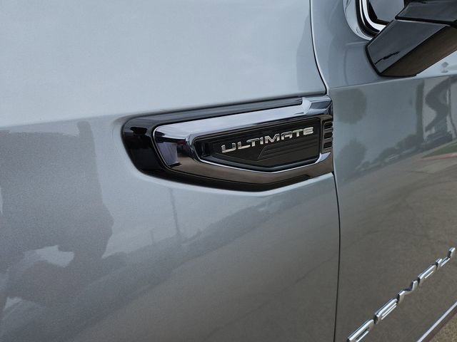 Used 2025 GMC Yukon Denali Ultimate image 32