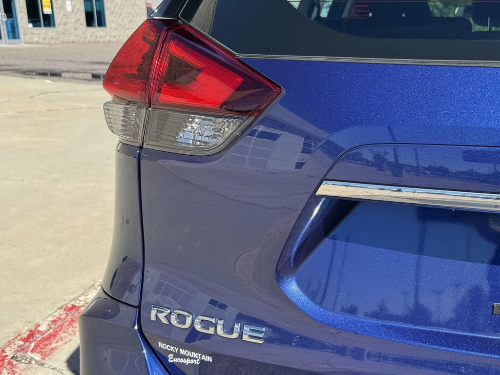 Used 2020 Nissan Rogue S AWD/4WD image 6