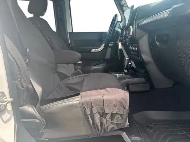 Used 2015 Jeep Wrangler Unlimited Sahara w/ Max Tow Package AWD/4WD image 13