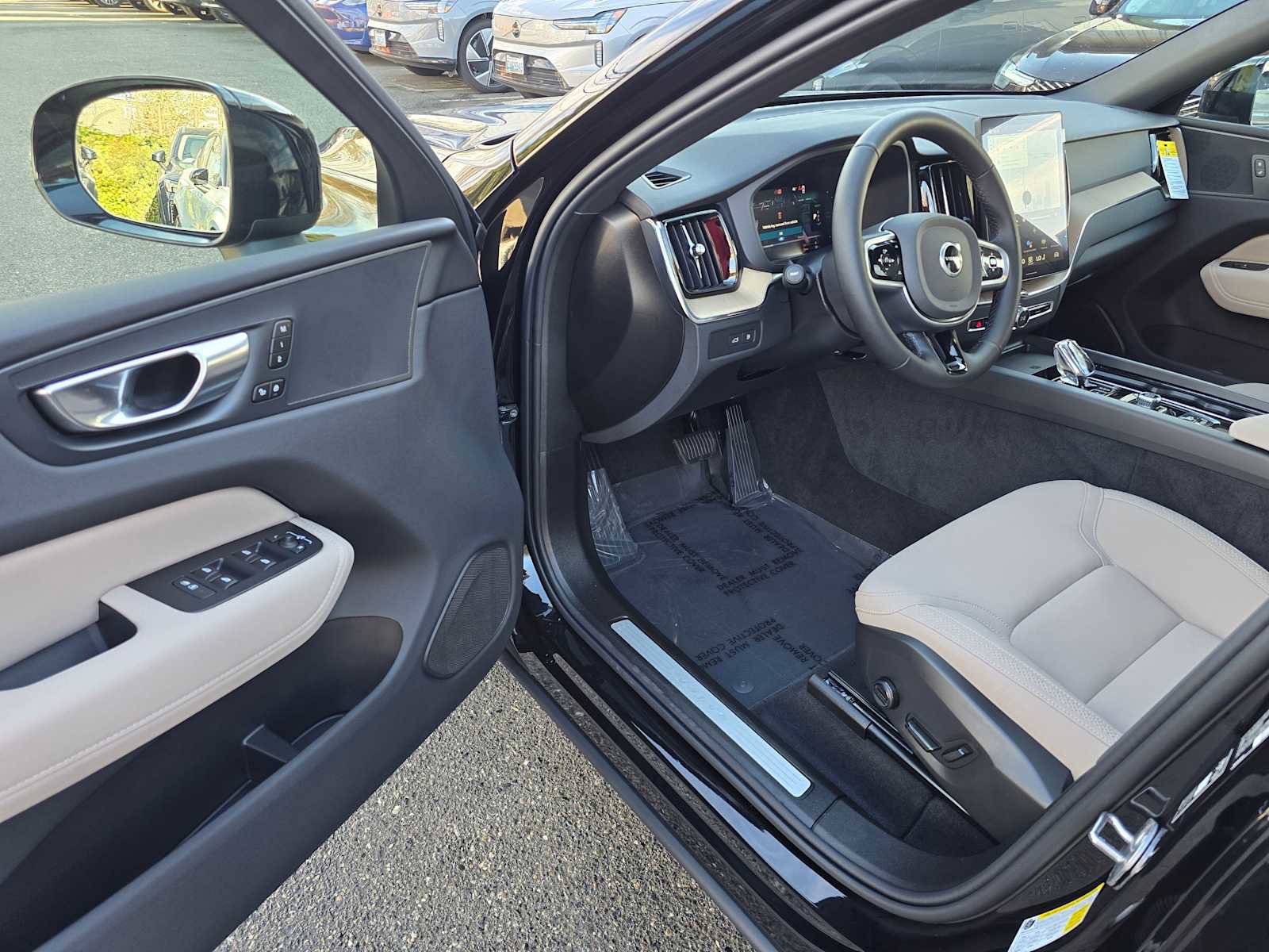 New 2026 Volvo XC60 T8 Plus w/ Protection Package Premier AWD/4WD image 19