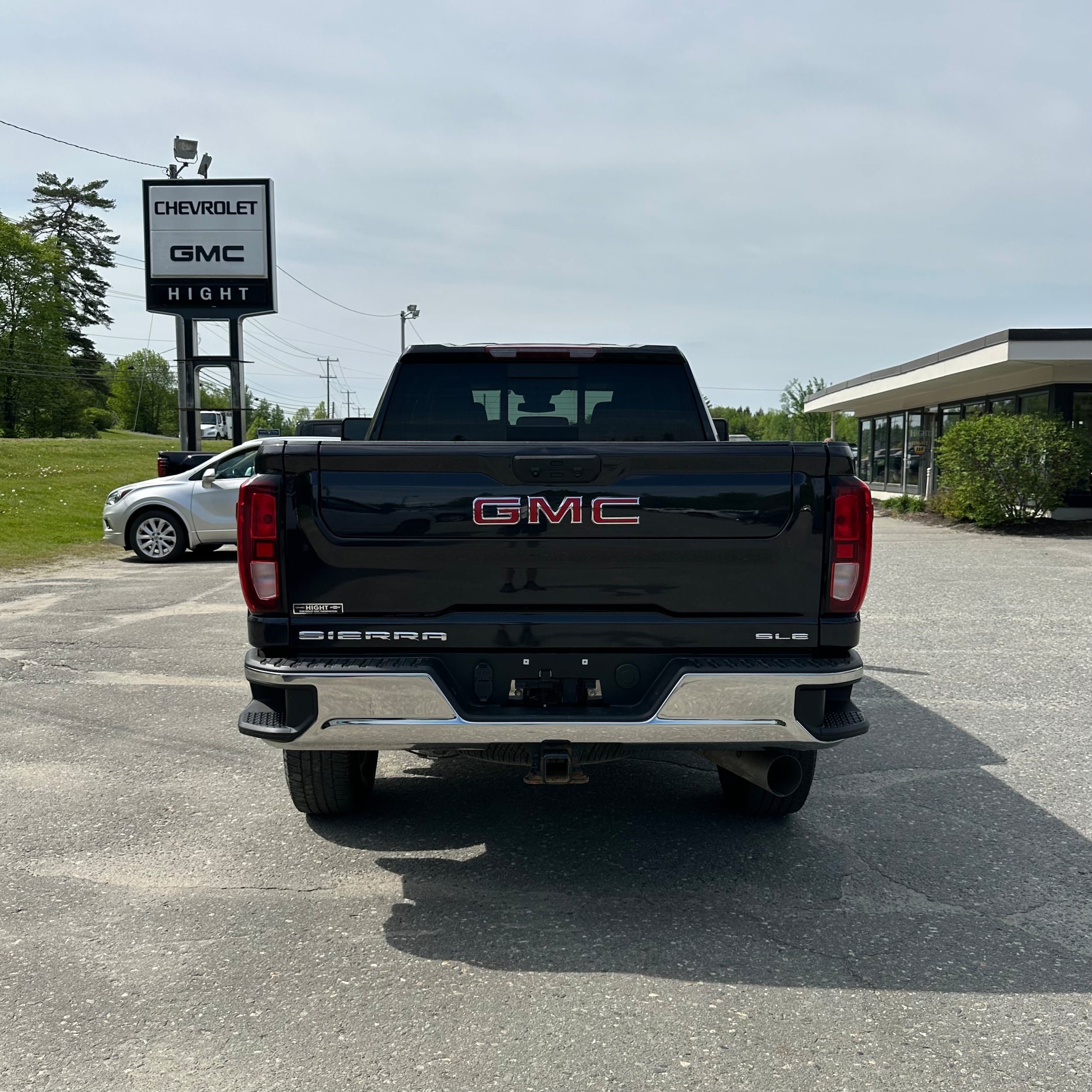 Used 2024 GMC Sierra 2500 SLE w/ SLE Value Package; AWD/4WD image 4