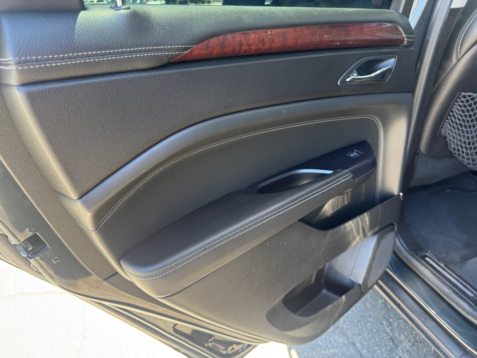 Used 2014 Cadillac SRX Luxury w/ LPO, Sports Edition Package FWD image 24