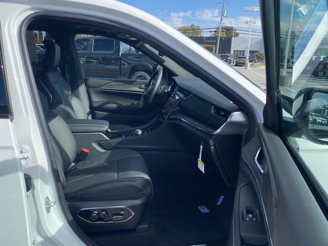 New 2025 Jeep Grand Cherokee L Overland image 51