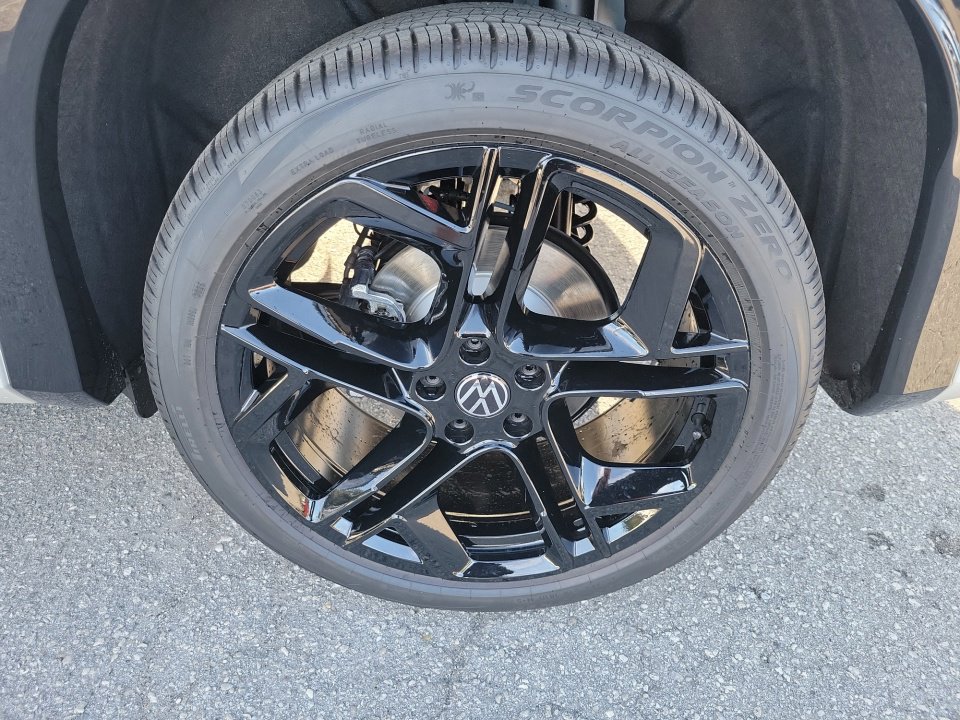 New 2026 Volkswagen Tiguan SE R-Line image 27