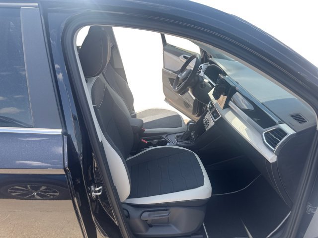 New 2026 Volkswagen Taos SE FWD image 14