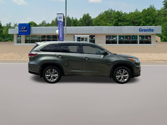 Used 2015 Toyota Highlander XLE AWD/4WD image 7