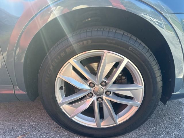 Used 2018 Audi Q3 2.0T Premium Plus w/ Premium Plus Package AWD/4WD image 7