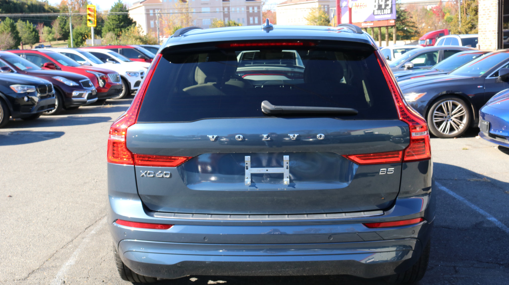 Used 2023 Volvo XC60 B5 Core w/ Protection Package Premier image 7