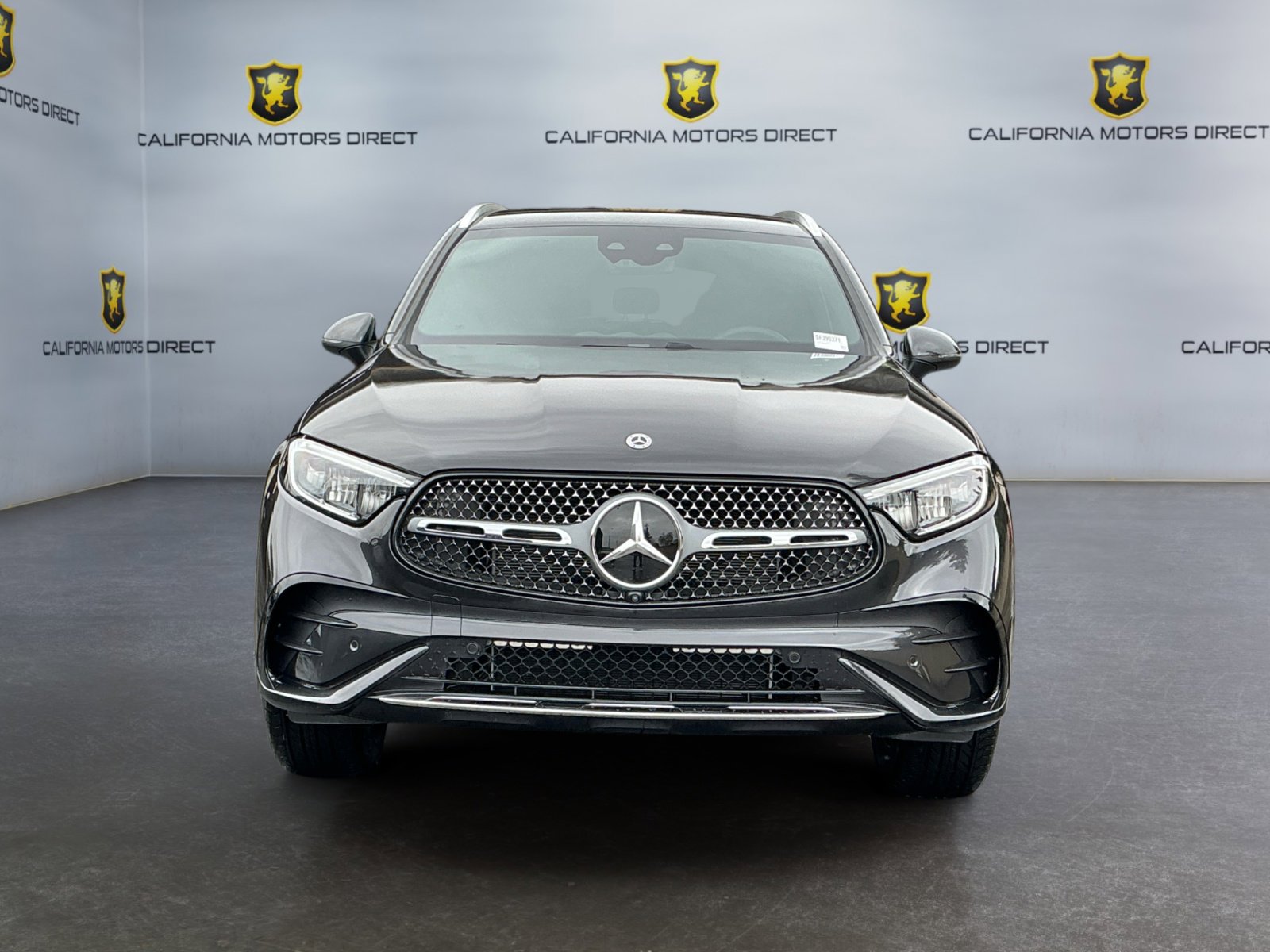 Used 2025 Mercedes-Benz GLC 350e 4MATIC image 2