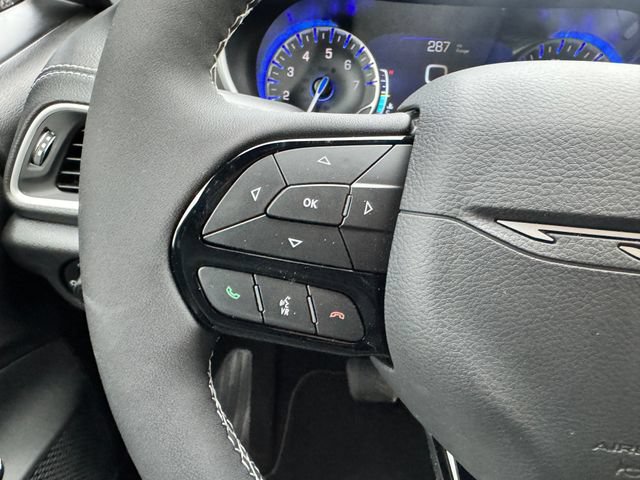 New 2027 Chrysler Pacifica Limited FWD image 17
