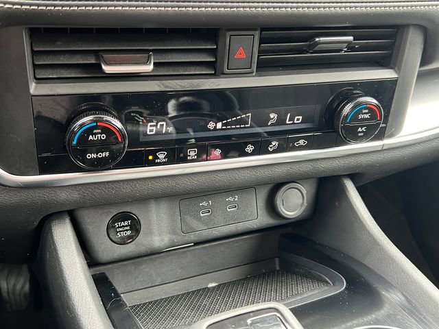 Used 2024 Nissan Rogue SV image 24