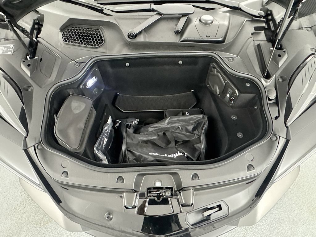 Used 2026 Lamborghini Revuelto AWD/4WD image 28