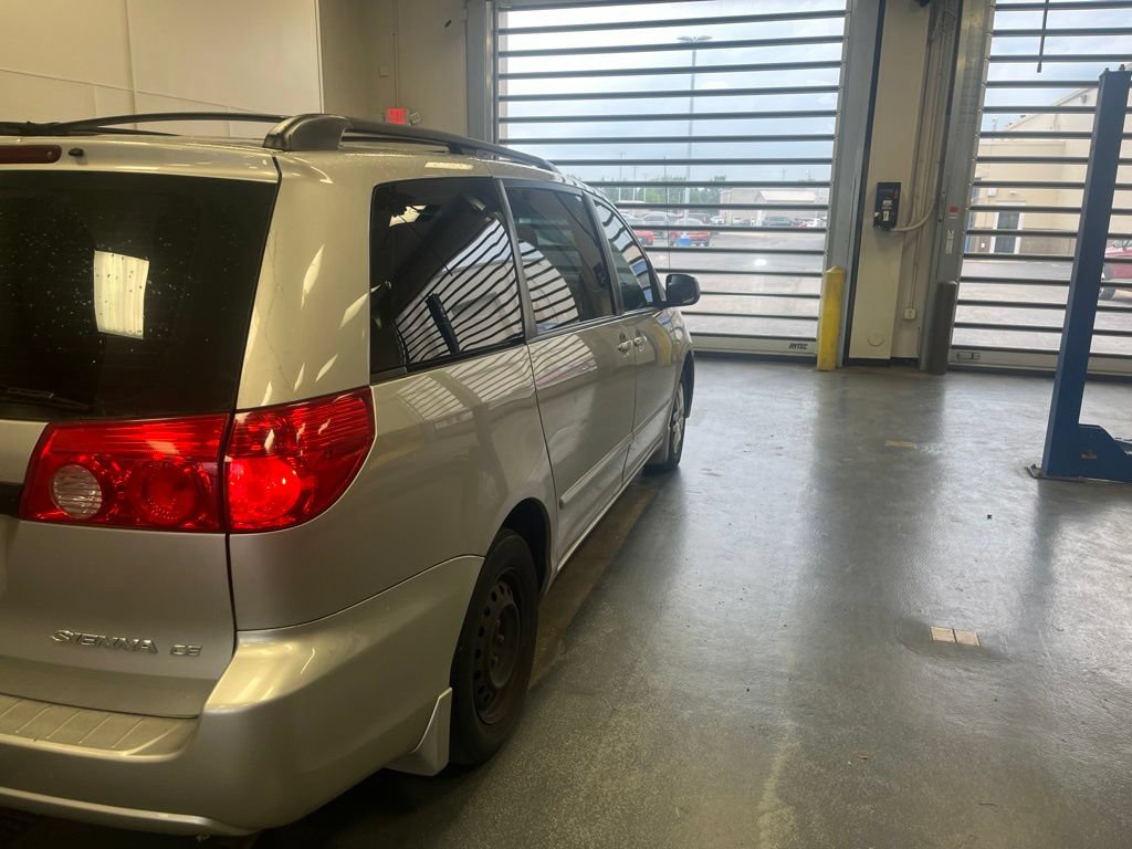 Used 2009 Toyota Sienna CE FWD image 8