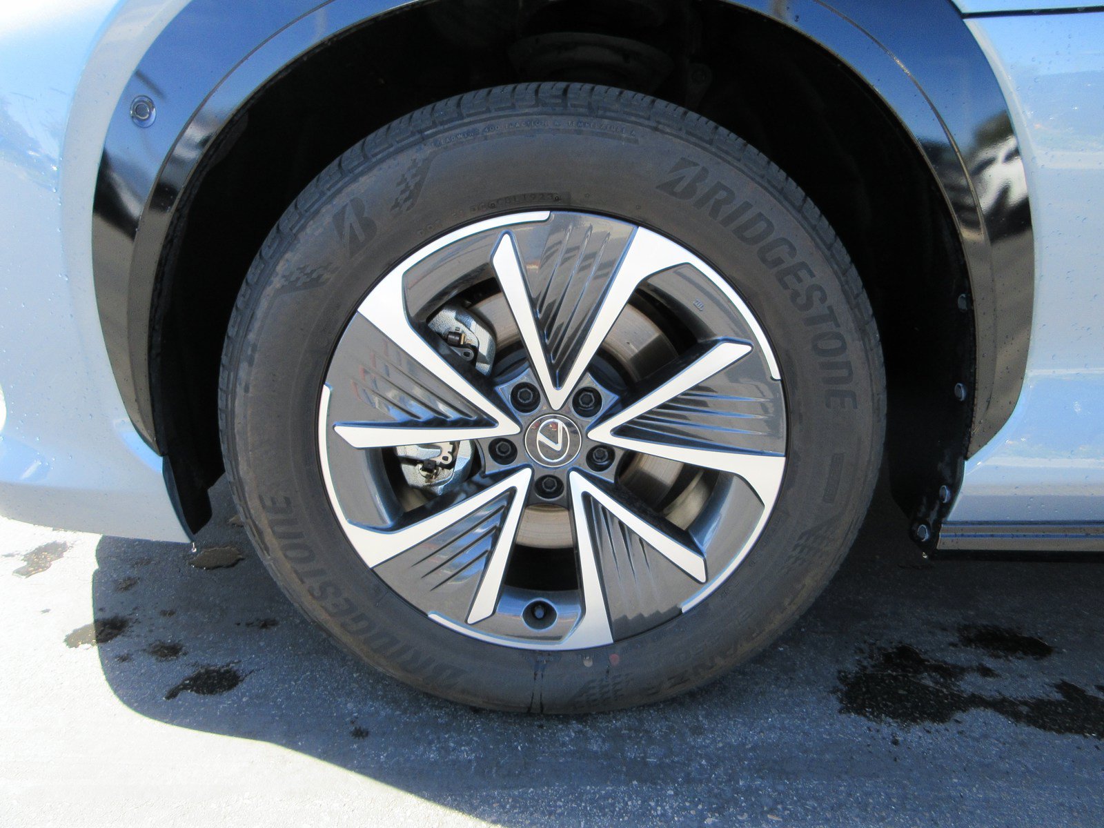 Used 2023 Lexus RZ 450e Premium w/ Technology Package AWD/4WD image 18