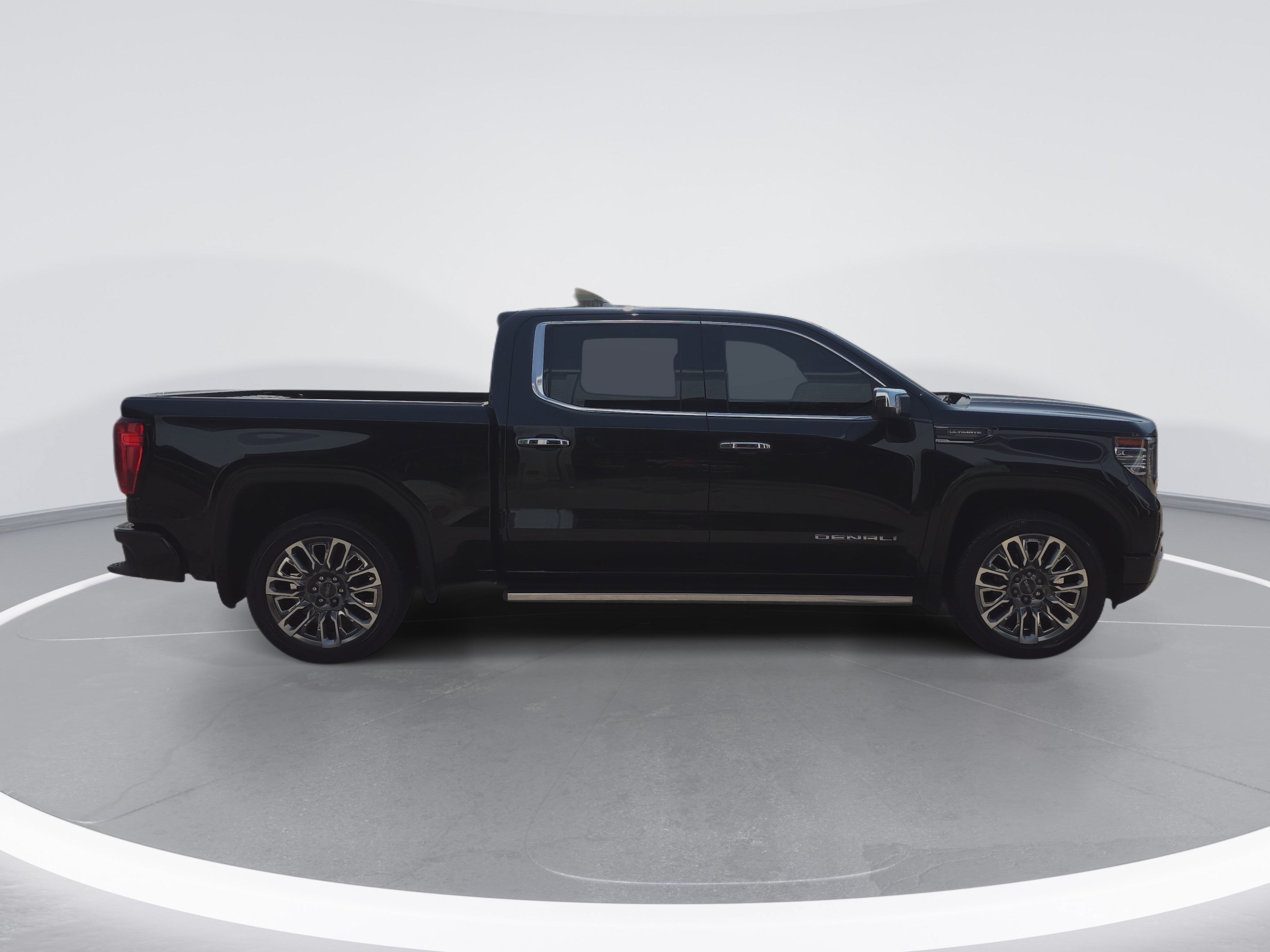 Used 2023 GMC Sierra 1500 Denali Ultimate AWD/4WD image 2