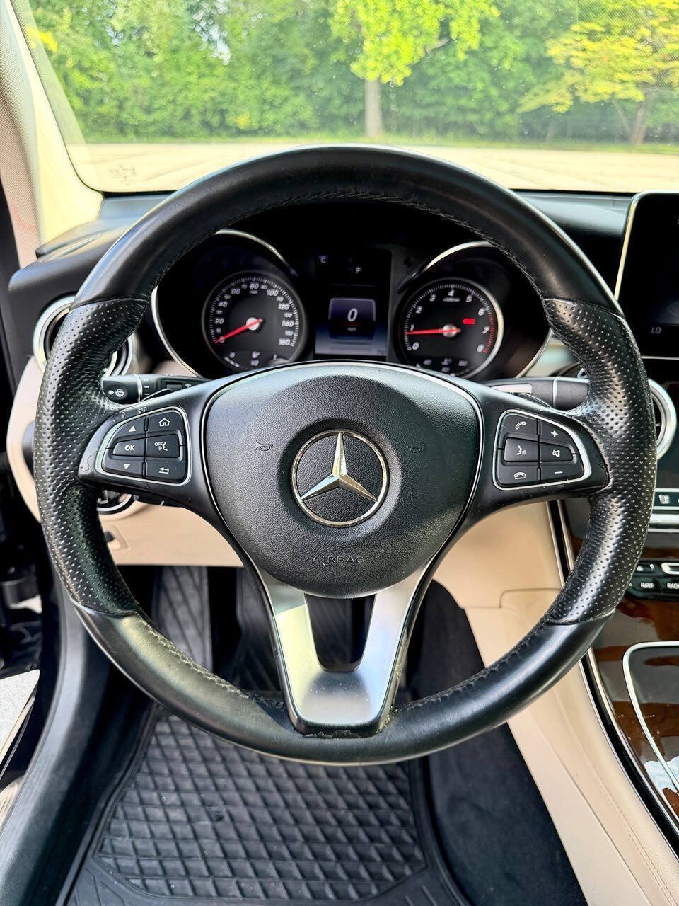 Used 2016 Mercedes-Benz GLC 300 4MATIC w/ Multimedia Package image 21