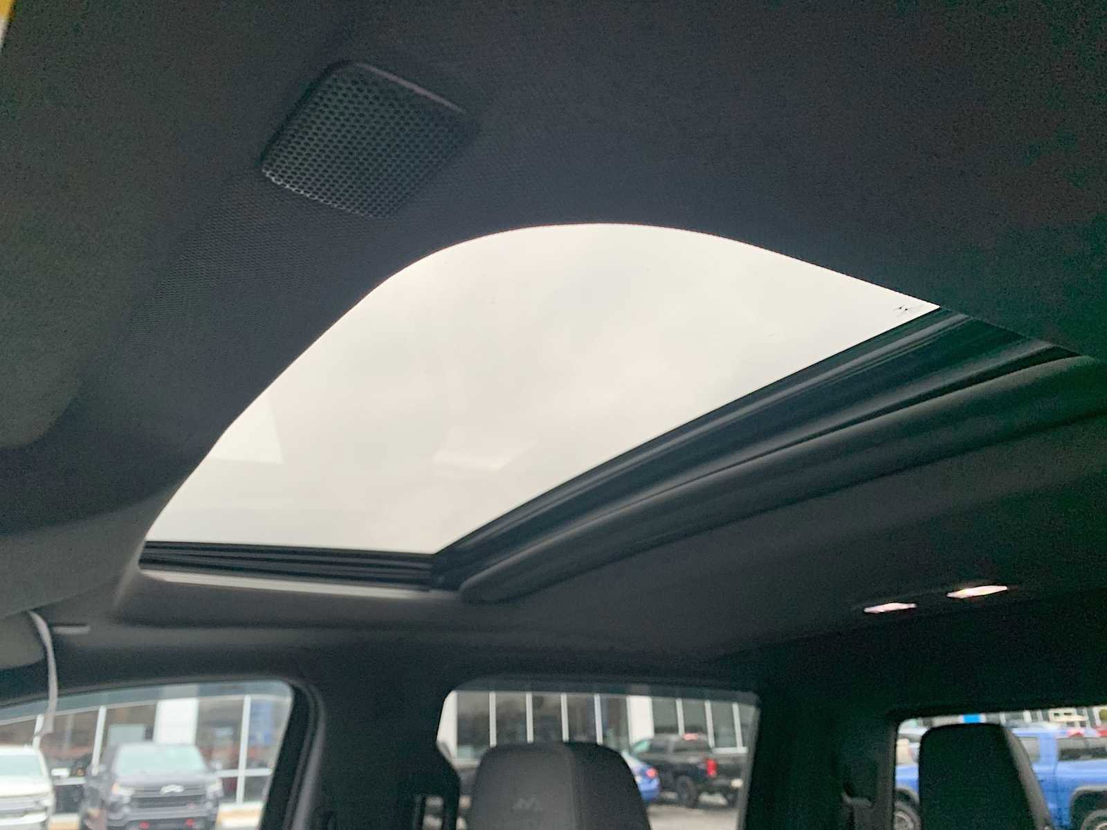 Certified 2019 Chevrolet Silverado 1500 High Country w/ Technology Package image 19