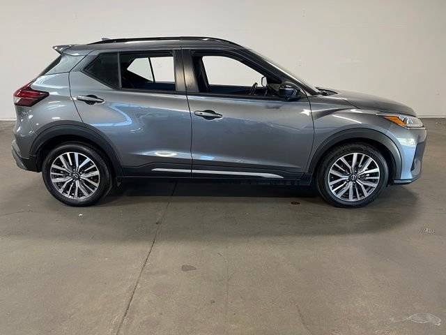 Used 2024 Nissan Kicks SR FWD image 2