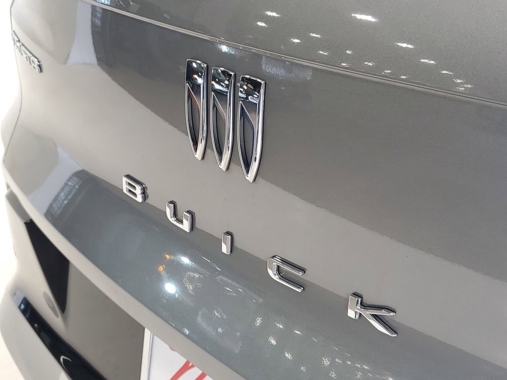 Used 2025 Buick Envista Sport Touring image 6