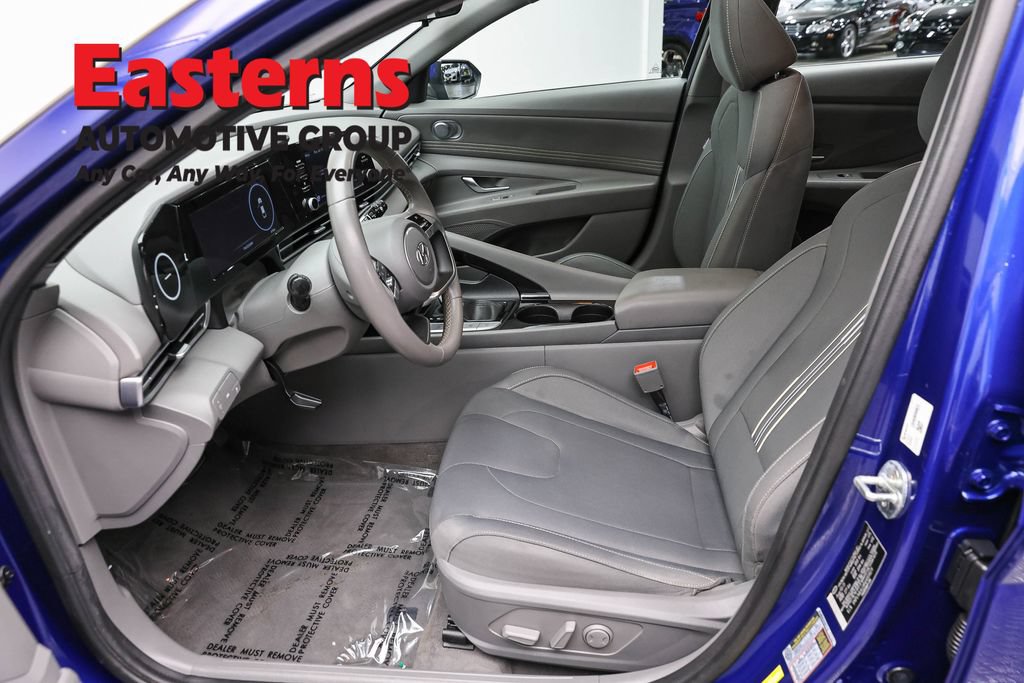 Used 2022 Hyundai Elantra SEL w/ Convenience + Premium Package FWD image 14