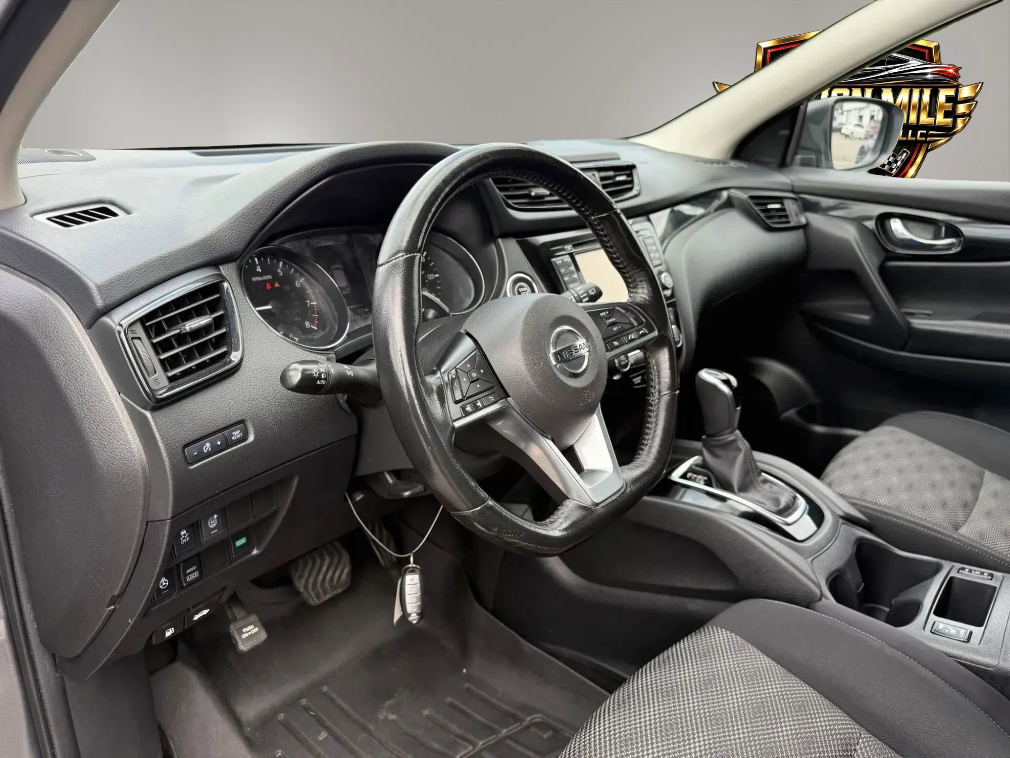 Used 2017 Nissan Rogue Sport SV w/ SV Premium Package AWD/4WD image 17