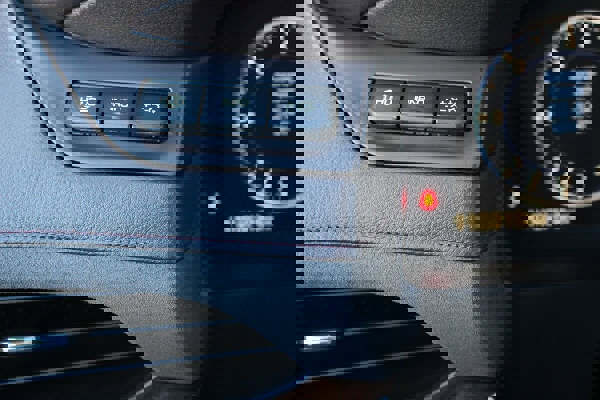 Used 2015 Cadillac Escalade ESV Premium image 49