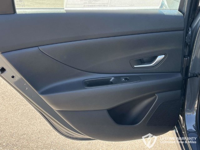 New 2026 Hyundai Elantra SE FWD image 14