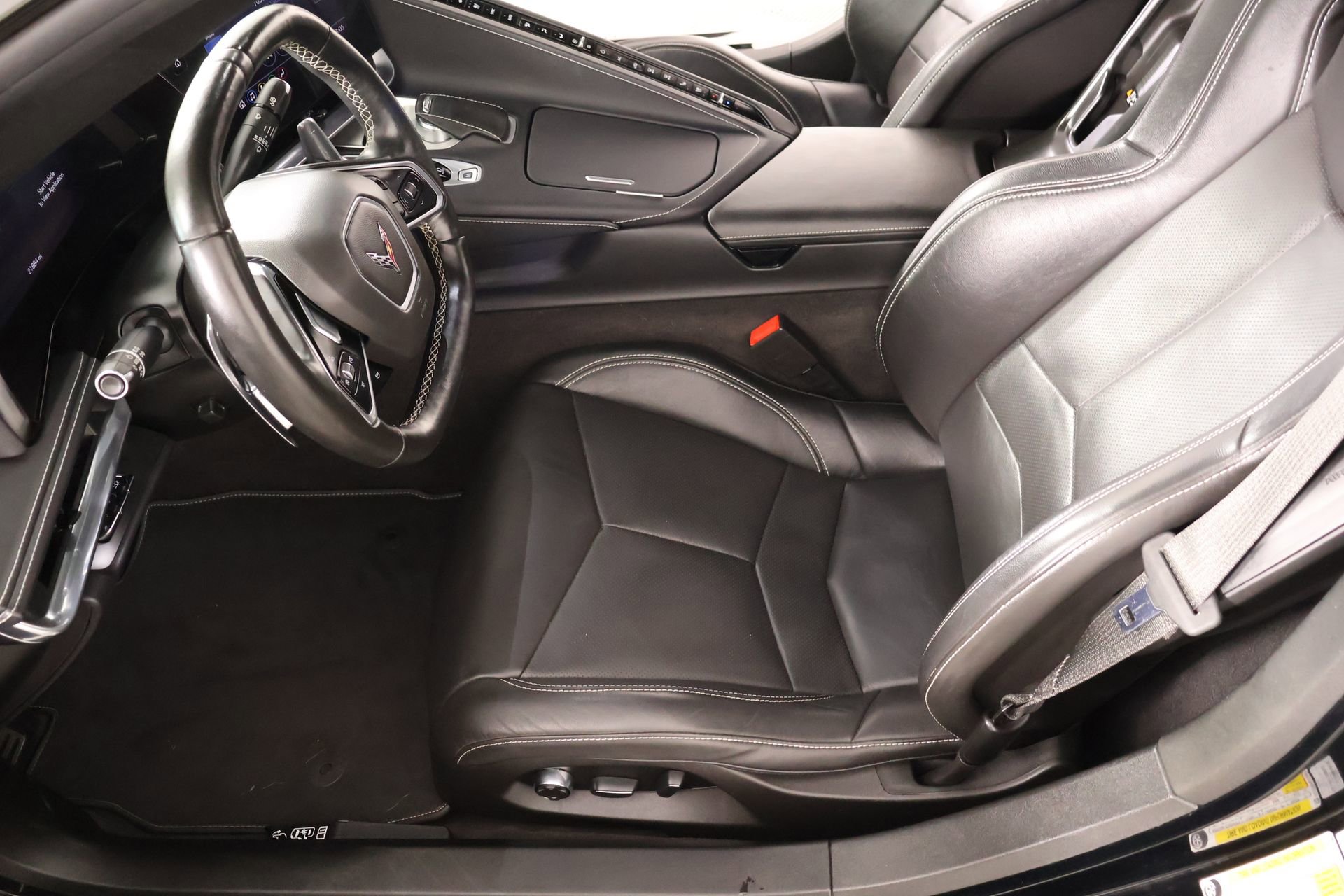 Used 2020 Chevrolet Corvette Stingray Preferred Cpe w/ 2LT Preferred Equipment Group RWD image 11