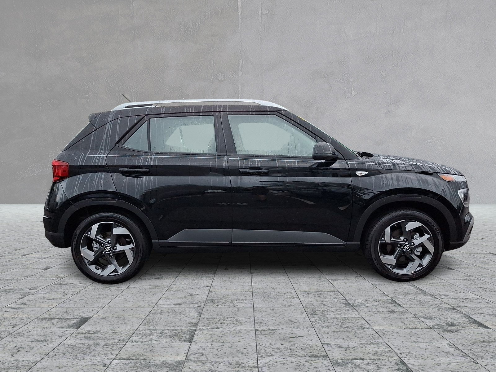 Used 2026 Hyundai Venue SEL FWD image 4